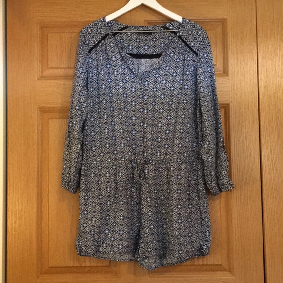 GAP Printed Long Sleeve Romper - Picture 2 of 7